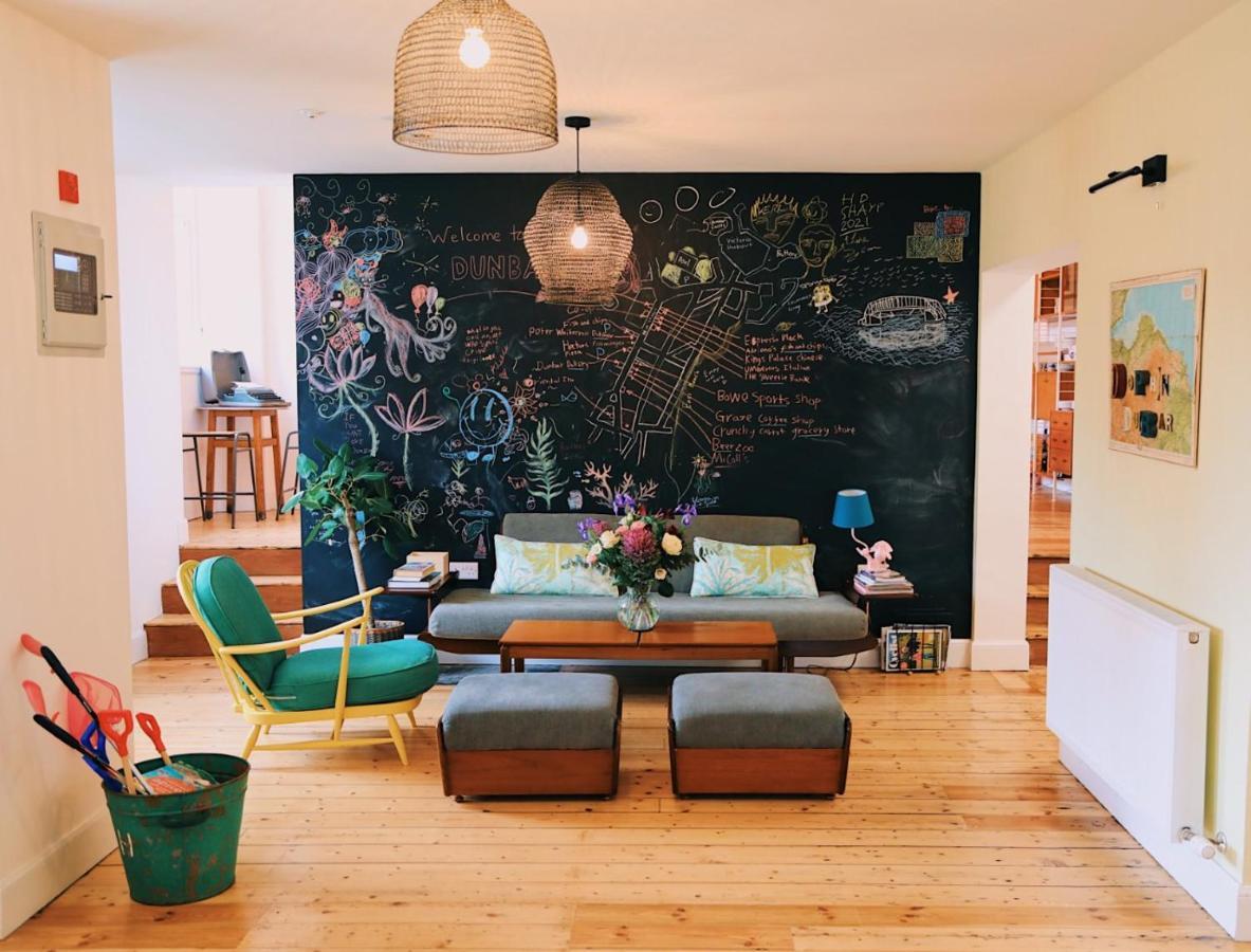 The Dolphin Inn Hostel Dunbar Bagian luar foto