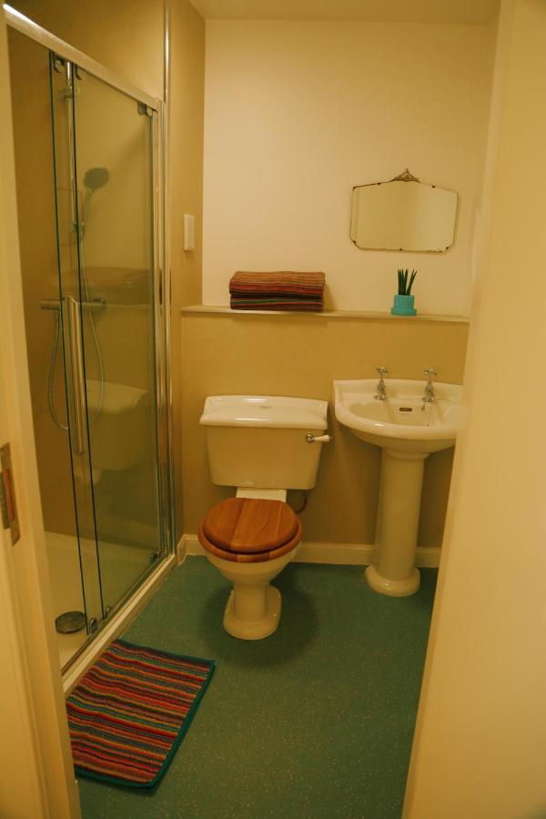 The Dolphin Inn Hostel Dunbar Bagian luar foto