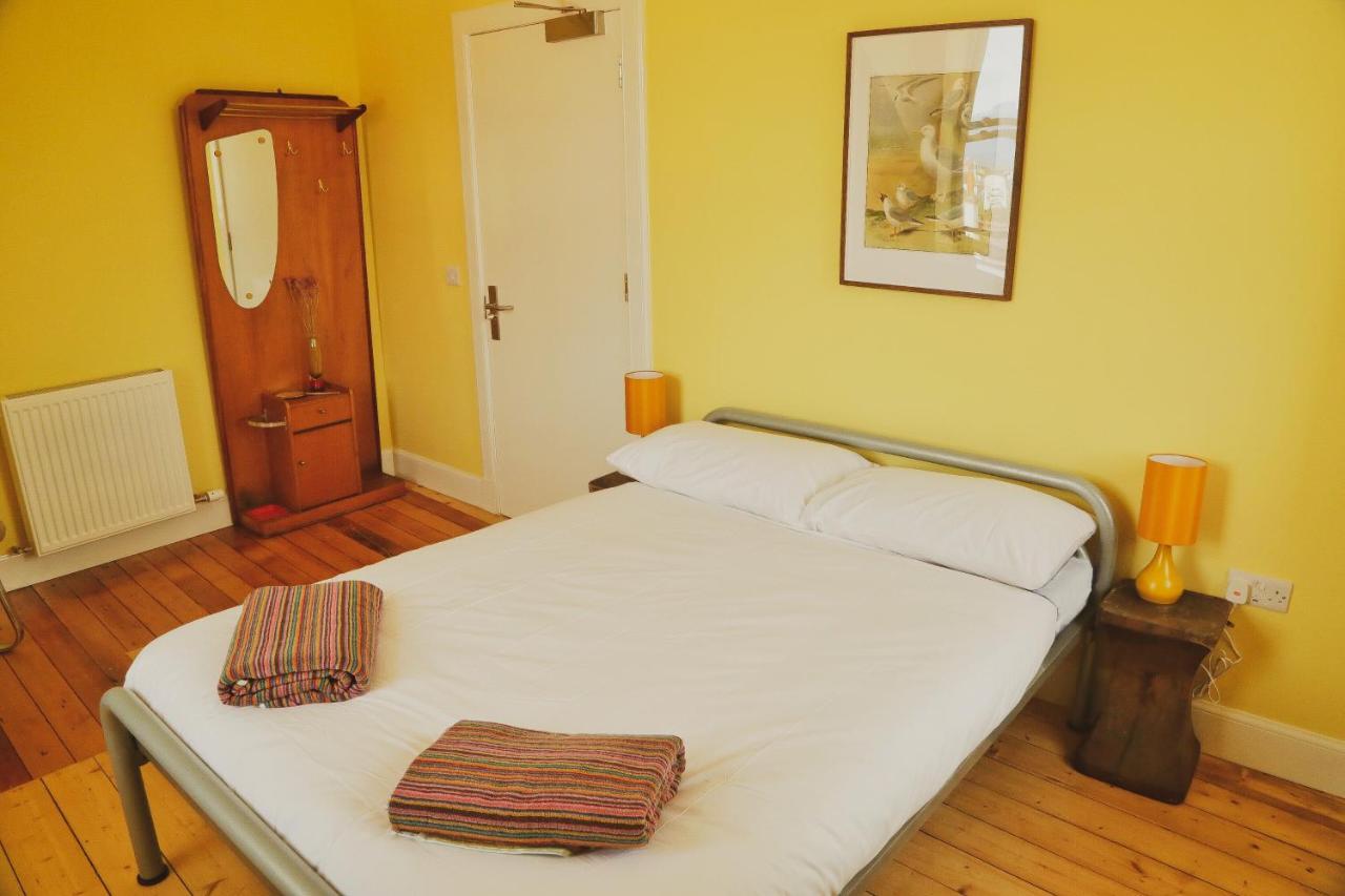 The Dolphin Inn Hostel Dunbar Bagian luar foto